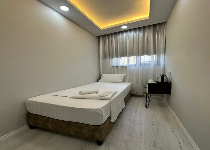 Asil Kosova ホテル 2*